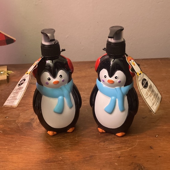 NWT- 2- Iced Raspberry Frosting- Adorable Penguin Hand Soap Dispensers 10.48oz - Picture 15 of 16